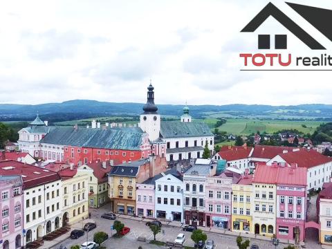 Prodej rodinného domu, Broumov, Mírové náměstí, 490 m2