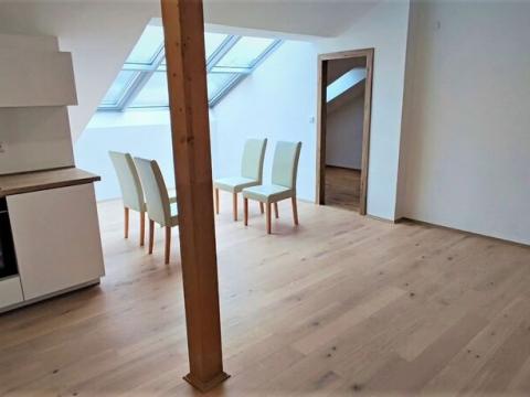 Pronájem bytu 3+kk, Třebíč, Martinské nám., 79 m2