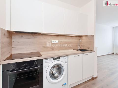 Pronájem bytu 2+kk, Praha - Hloubětín, Kardašovská, 43 m2