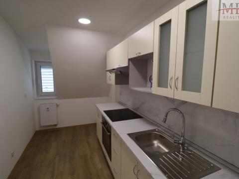 Pronájem bytu 2+kk, Teplice, Dubská, 63 m2