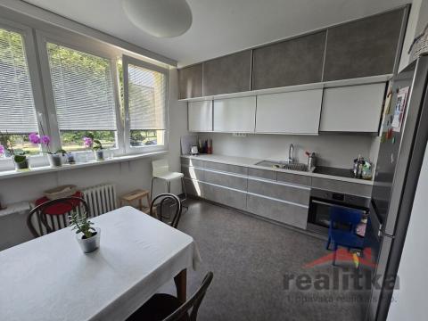 Prodej bytu 3+1, Opava - Kateřinky, Holasická, 76 m2