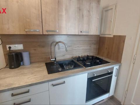 Pronájem bytu 2+kk, Praha - Břevnov, Patočkova, 44 m2