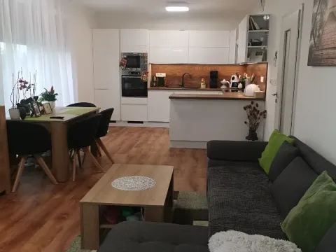 Pronájem bytu 2+kk, Odolena Voda, Pod Sokolákem, 57 m2