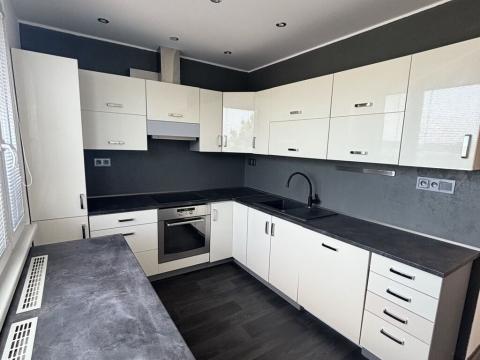 Prodej bytu 3+1, Skuteč, Sládkova, 74 m2
