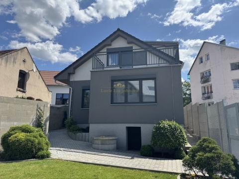 Prodej rodinného domu, Břežany II, 163 m2