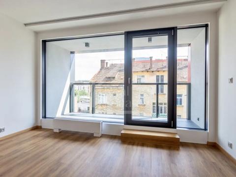 Pronájem bytu 1+kk, Praha - Holešovice, Tusarova, 37 m2
