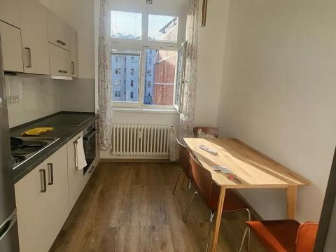 Pronájem bytu 2+1, Praha - Nové Město, Vyšehradská, 41 m2