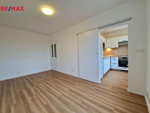 Pronájem bytu 2+1, Praha - Michle, Třeboňská, 44 m2