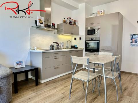 Pronájem bytu 2+kk, Praha, Medunova, 56 m2