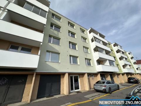 Pronájem bytu 1+1, Znojmo, náměstí Svobody, 34 m2