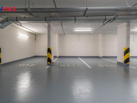 Pronájem garážového stání, Praha - Hloubětín, Poděbradská, 15 m2