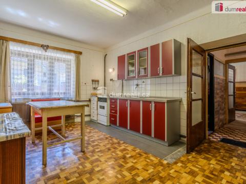 Prodej rodinného domu, Bechlín, 1027 m2