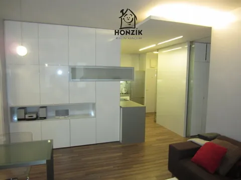 Pronájem bytu 2+kk, Praha - Břevnov, Junácká, 58 m2