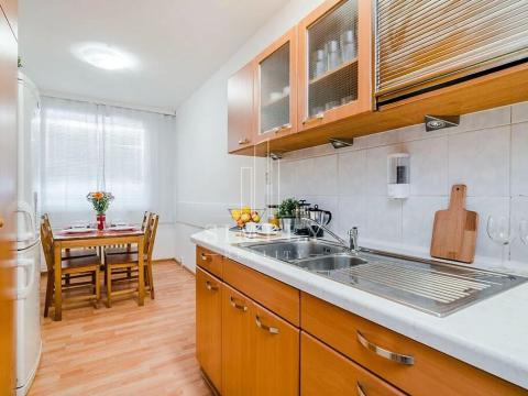 Pronájem bytu 4+1, Praha - Černý Most, Doležalova, 90 m2