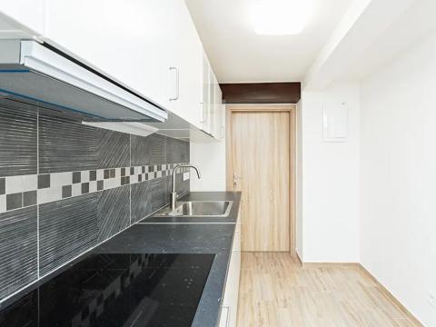 Pronájem bytu 2+kk, Praha - Kobylisy, Pod hliništěm, 53 m2