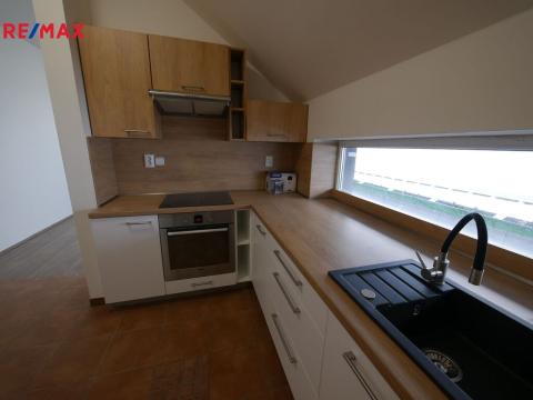 Pronájem bytu 2+kk, Lety, Pražská, 56 m2