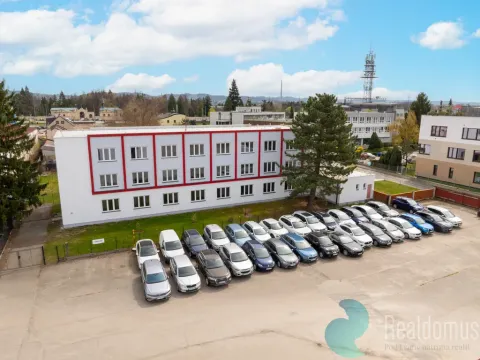 Pronájem kanceláře, České Budějovice, Školní, 351 m2