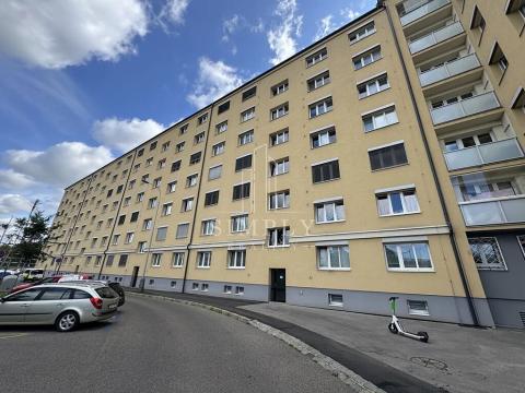 Pronájem bytu 2+kk, Praha - Libeň, náměstí Na Balabence, 50 m2