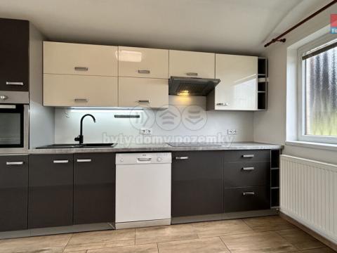 Pronájem bytu 3+1, Kostomlaty nad Labem, Průběžná, 70 m2