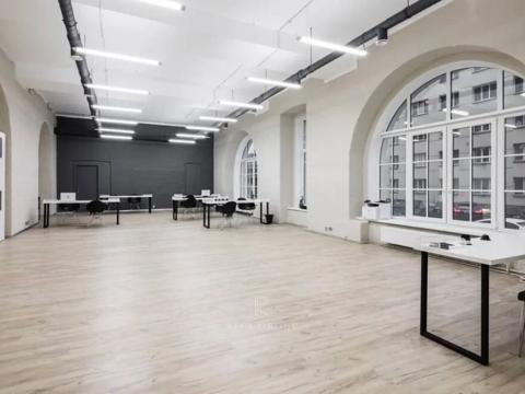 Pronájem obchodního prostoru, Praha - Nové Město, Karlovo náměstí, 190 m2