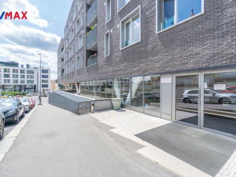 Prodej garážového stání, Praha - Smíchov, Švédská, 13 m2