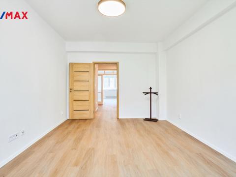 Pronájem bytu 2+1, Praha - Vršovice, Amurská, 73 m2