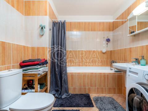 Pronájem bytu 1+kk, Praha - Vinoř, Českodubská, 43 m2