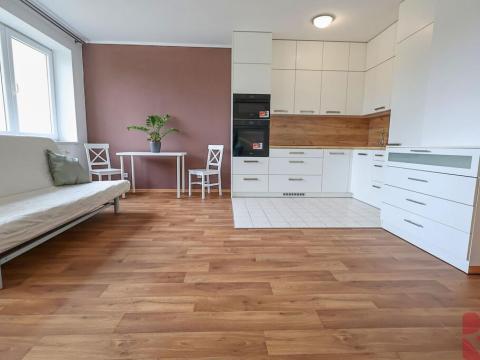 Pronájem bytu 1+kk, Praha - Horní Měcholupy, Boloňská, 39 m2