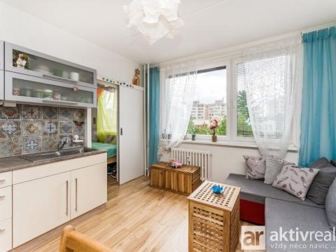 Pronájem bytu 2+kk, Praha - Troja, Krynická, 30 m2