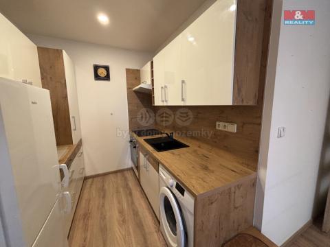 Pronájem bytu 2+kk, Králův Dvůr, Pod Hájem, 45 m2