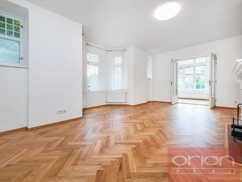 Pronájem rodinného domu, Praha - Smíchov, U Nesypky, 290 m2