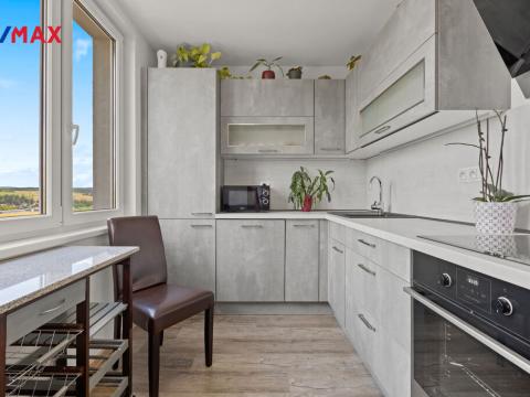 Prodej bytu 2+1, Karlovy Vary - Drahovice, Lidická, 61 m2