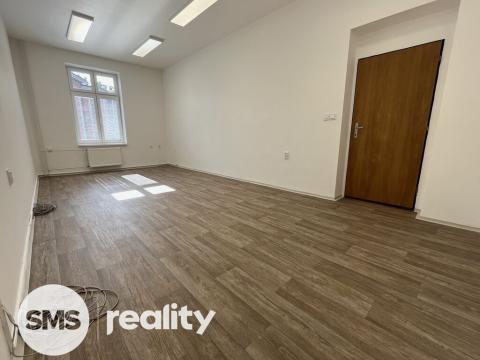 Pronájem kanceláře, Opava, Hradecká, 26 m2