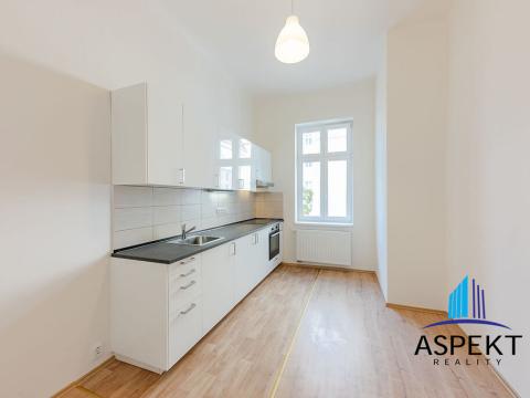 Pronájem bytu 2+1, Praha - Smíchov, Zborovská, 70 m2