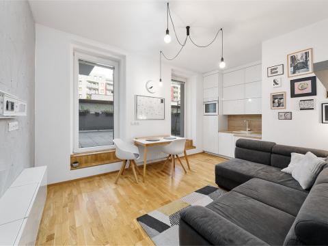 Pronájem bytu 2+kk, Praha - Libeň, Lihovarská, 46 m2