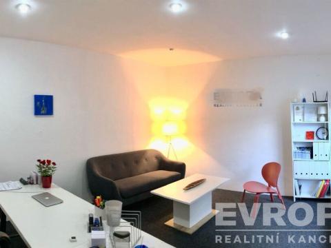 Pronájem kanceláře, Český Brod, náměstí Husovo, 30 m2