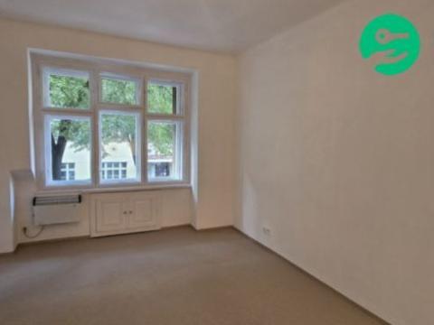Pronájem bytu 1+kk, Praha - Žižkov, Žerotínova, 28 m2