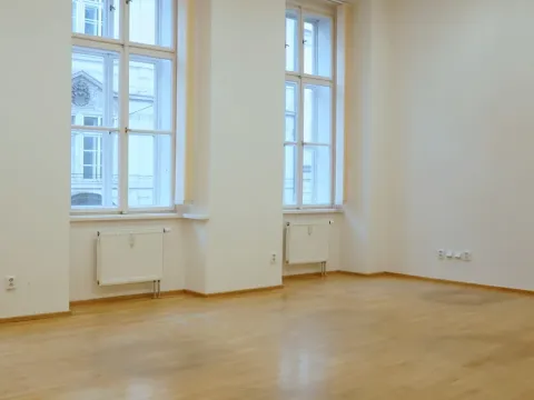 Pronájem kanceláře, Praha - Malá Strana, Karmelitská, 29 m2