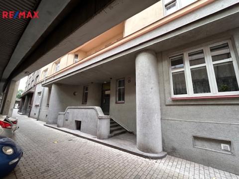 Pronájem bytu 2+kk, Hradec Králové, Okružní, 55 m2