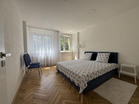 Prodej bytu 2+1, Praha, Vratislavská, 59 m2