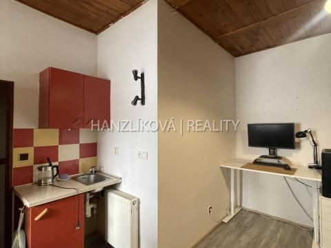Pronájem bytu 1+kk, České Budějovice - České Budějovice 1, Krajinská, 18 m2