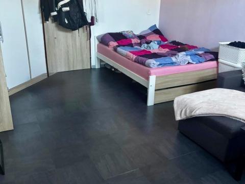 Prodej bytu 1+1, Karlovy Vary - Rybáře, nám. 17. listopadu, 33 m2