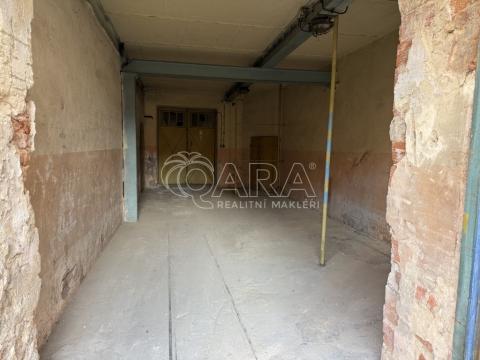 Pronájem garáže, Fulnek, Fučíkova, 42 m2