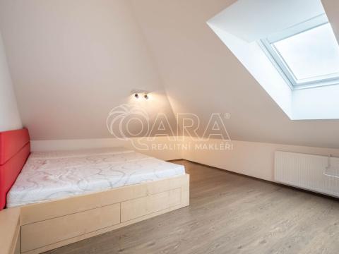 Pronájem bytu 1+kk, Praha, Biskupcova, 53 m2