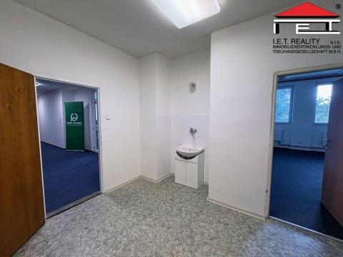 Pronájem kanceláře, Brno, Kroftova, 81 m2