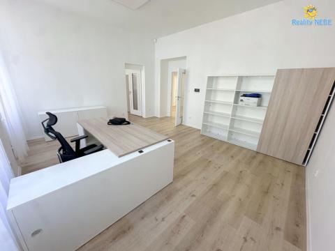 Pronájem kanceláře, Praha - Vinohrady, Londýnská, 140 m2