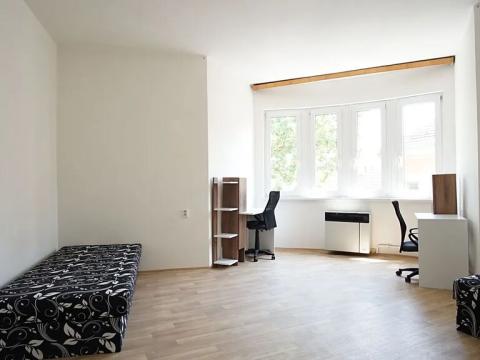 Pronájem bytu 2+1, Brno, Bratislavská, 78 m2