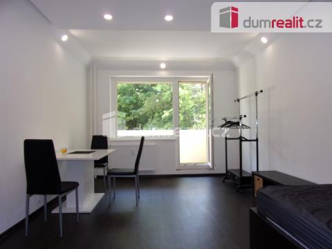 Pronájem bytu 2+1, Karlovy Vary, Charkovská, 48 m2