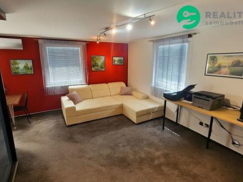 Prodej bytu 1+kk, Karlovy Vary - Stará Role, Okružní, 41 m2