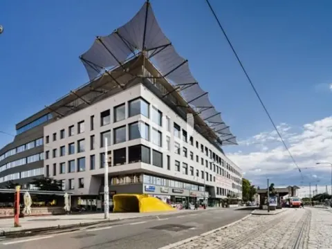 Pronájem kanceláře, Praha - Smíchov, Nádražní, 539 m2